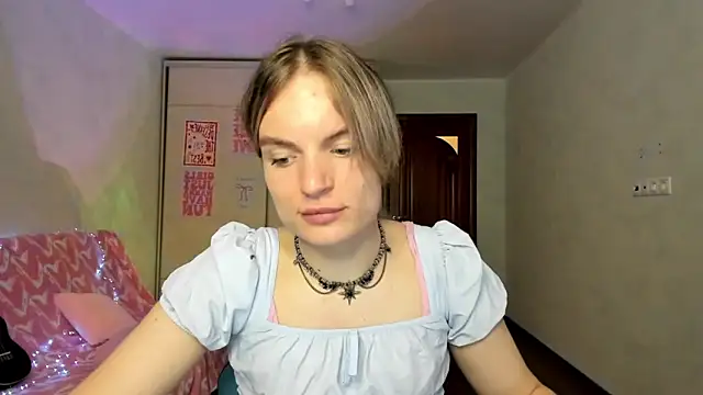 Show modela milliKira006 na web-kameri
