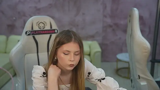 AriaAstra Live XXX-chat