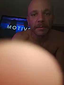 Czat XXX na żywo – FrankieFuckMeXX