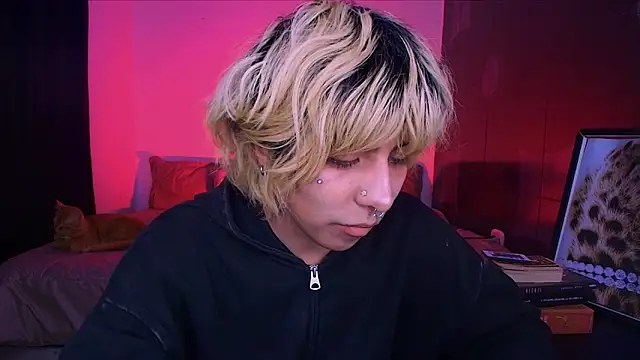 Chatroom XXX en direct de Aronn_44