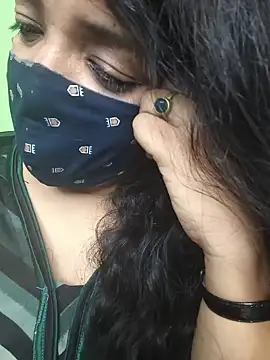 Chat +18 de yourtina ao vivo