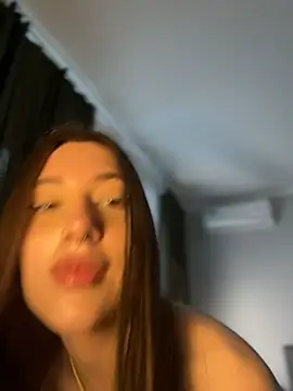 BOOMFOXY's Live XXX Chat