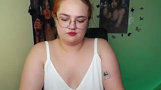 RinaRiii Chat XXX in diretta