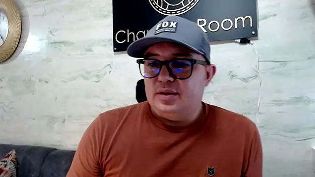 Chatroom XXX en direct de maximo_daddy