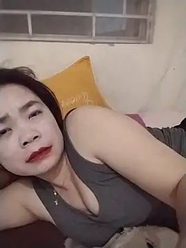 Squirt107 现场XXX聊天