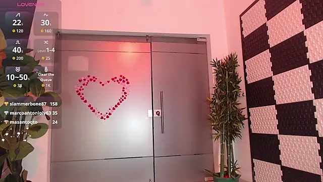 MelodyBlazze's Live XXX Chat