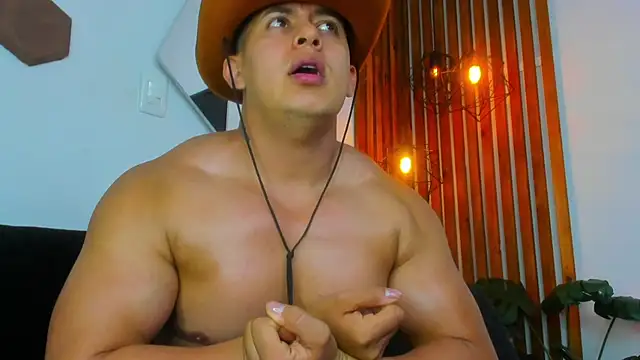 RomanCroftn Live XXX chat