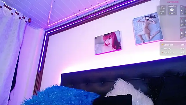 SeleneMore's Webcam Show