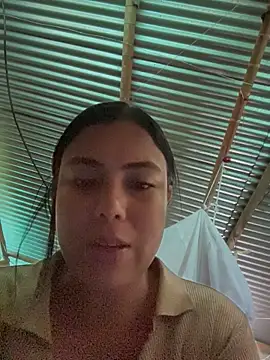 Thaix- Adlı Modelin Canlı XXX Sohbeti