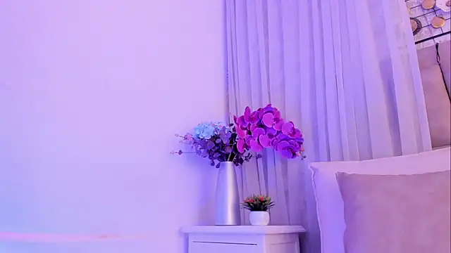 CannelaSmith's Live XXX Chat