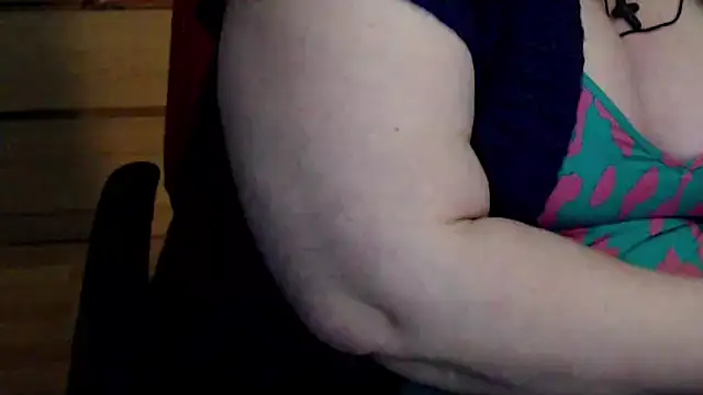Chat +18 de mayasmith ao vivo