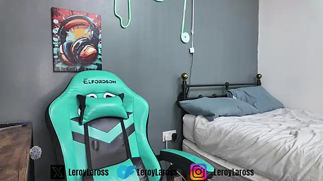Вебкам-шоу l-laross