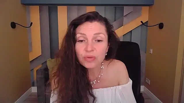 Онлайн чат XXX EllaLong