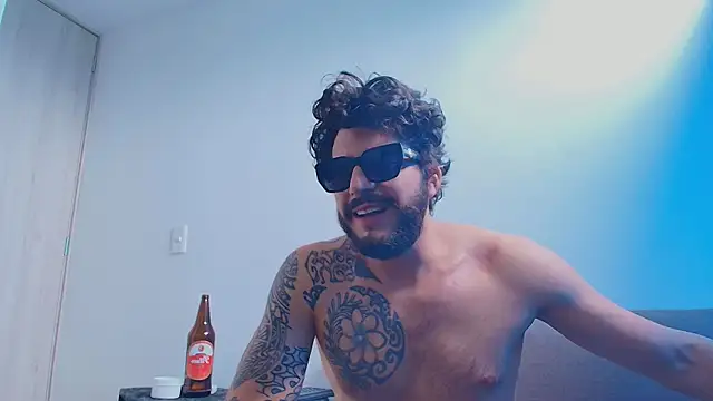 Chat XXX en directo de thomas_gun