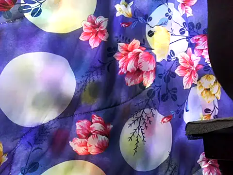 XXX chat uživo modela TomaTuYuco