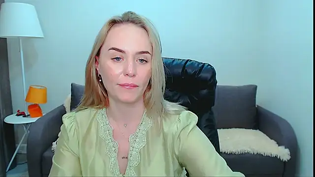 LiluMoon__'s Live XXX Chat