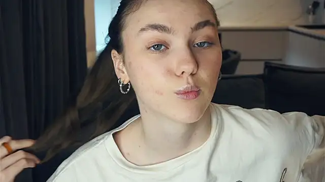 VickiPraml Pertunjukan Webcam