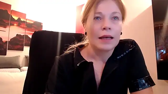 Chat XXX en directo de love-bionda