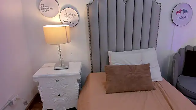 Chat +18 de cherrylady_02 ao vivo