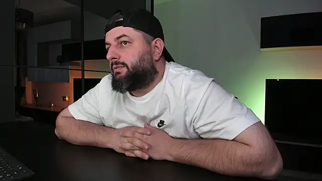 DravenPeak Chat XXX live