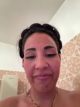 bella_dauergeil élő XXX-chatje