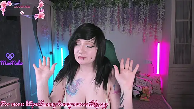 Chat XXX en directo de EmmyBunny