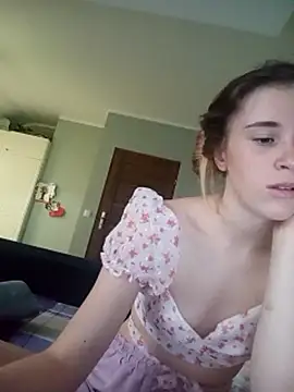 BarniLilit Adlı Modelin Canlı XXX Sohbeti