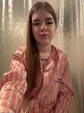 KayShaw Chat XXX in diretta