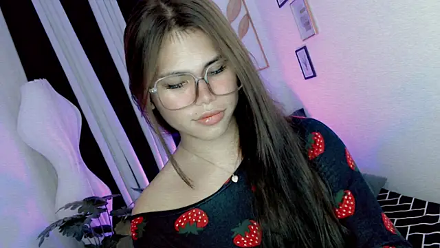 Show modela PrettyBlythes_TS na web-kameri