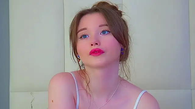 KeiraAsti Chat XXX in diretta