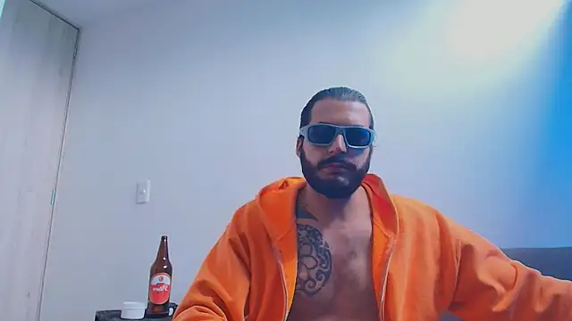 Chat +18 de thomas_gun ao vivo