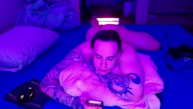 baphomet_from_ice: απευθείας συνομιλία ΧΧΧ
