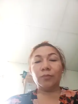 Luna_Morch: διαδικτυακό σόου στην κάμερα