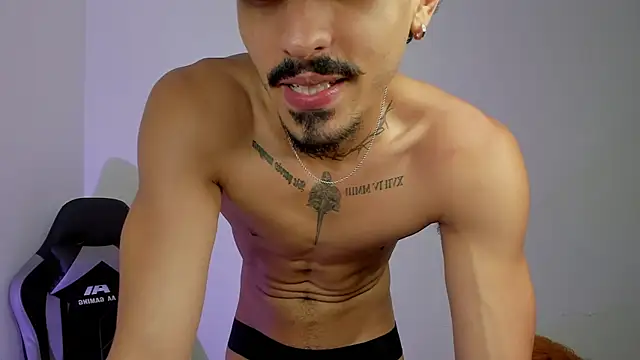 Lukeetaylor webkamerás műsora