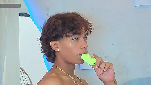 Онлайн чат XXX AlanCutee