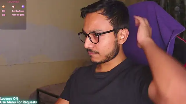 fuckkboy101 Adlı Modelin Canlı XXX Sohbeti