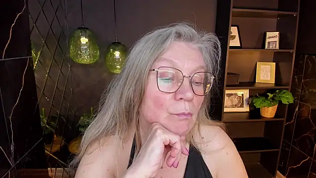 NataliMellow élő XXX-chatje
