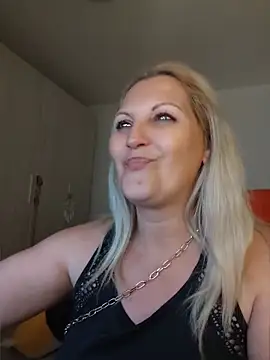Divineblond Show Webcam