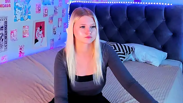 LunariaFox's Live XXX Chat