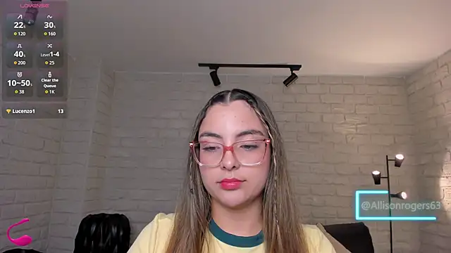 AllisonRogersX élő XXX-chatje