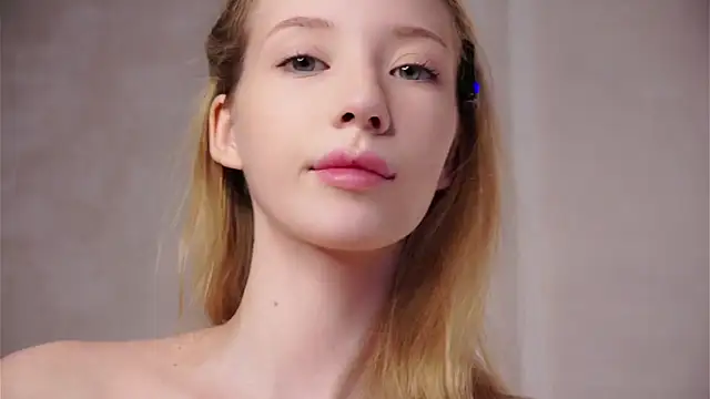 SunnivaCovil live XXX chat