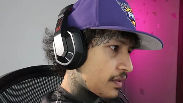 trieone Live XXX-chat