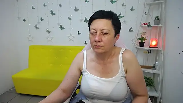EmilyL0ve élő XXX-chatje
