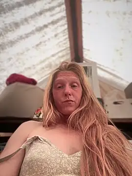 Chat XXX Live GoldenFlameGoddess