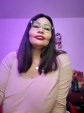 esmeralda_milf's Live XXX Chat