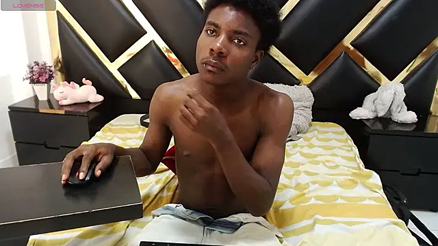 NoahJhonson69 现场XXX聊天
