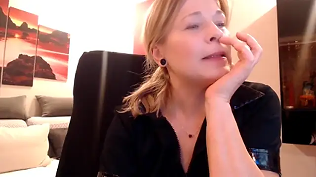 love-bionda's Live XXX Chat