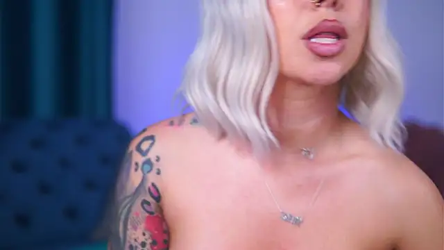 RedLaraa Chat XXX live