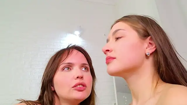 Chat XXX en directo de Vivien__sexxxsirens