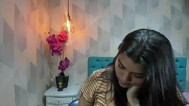 LindaBreeS Chat XXX live
